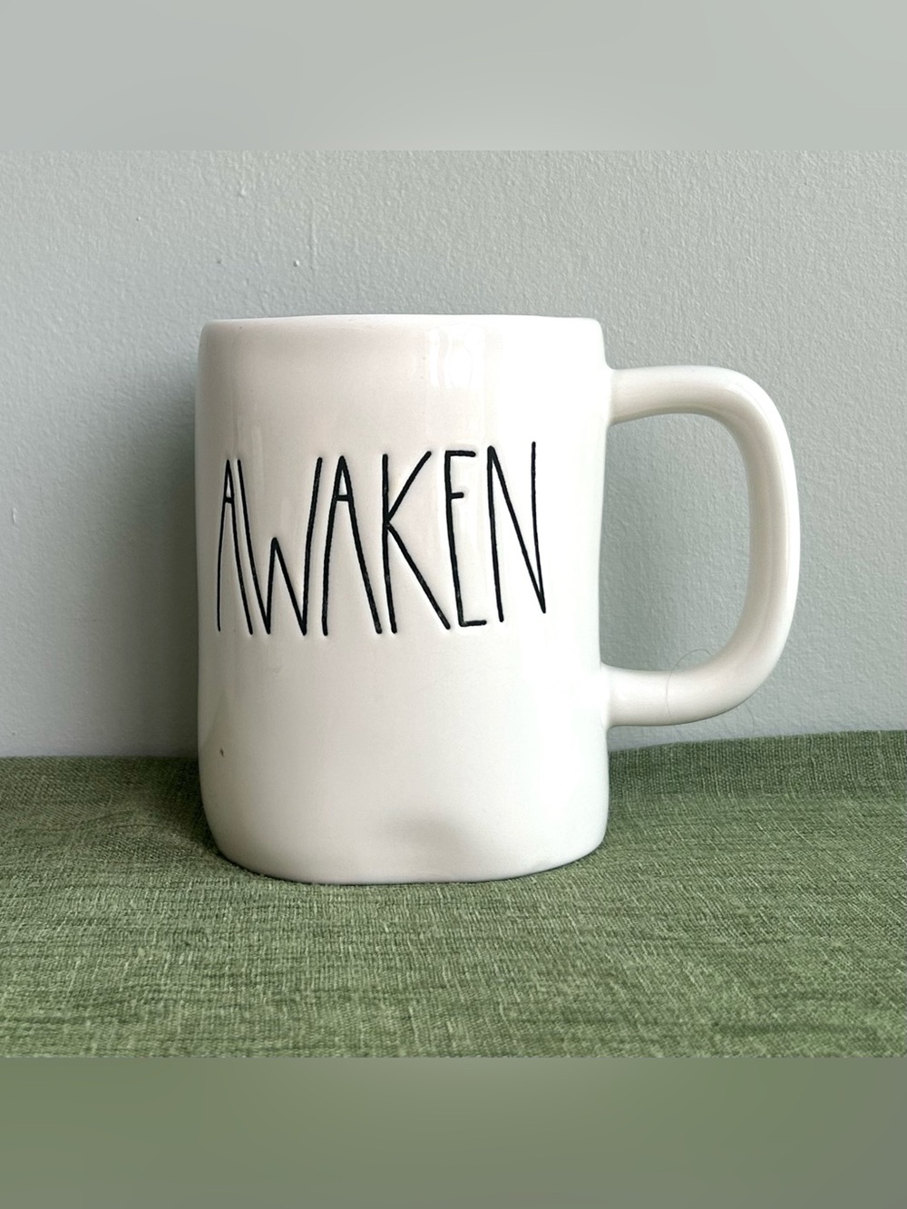 RAE DUNN “AWAKEN” mug
ceramic excellent !!